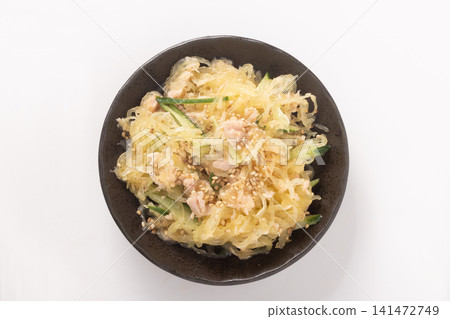 [Okayama Prefecture] Spaghetti squash (Somen pumpkin) and tuna salad 141472749