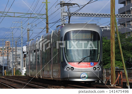 [Hiroshima Electric Railway] 5100 Series - Wrapped Collaboration Train - Line 2 (Miyajima Line: Shudai Kyoso Junior and Senior High School Station) 141475496