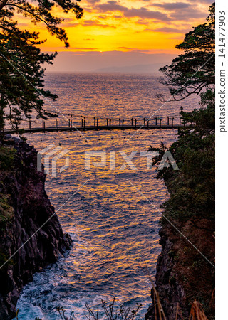 (靜岡縣)東伊豆城崎門脅吊橋日出 (靜岡縣)東伊豆城崎門脅吊橋日出 141477903