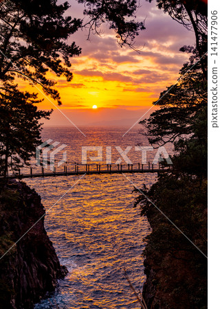 (靜岡縣)東伊豆城崎門脅吊橋日出 (靜岡縣)東伊豆城崎門脅吊橋日出 141477906