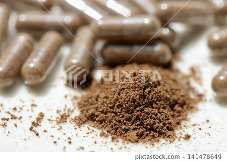透明膠囊裝米糠粉;米糠補充劑 透明膠囊裝米糠粉;米糠補充劑 141478649