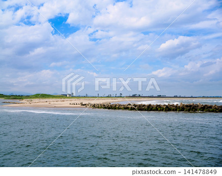 A sunny view of Idohama Beach, Wakabayashi Ward, Sendai City, Miyagi Prefecture A sunny view of Idohama Beach, Wakabayashi Ward, Sendai City, Miyagi Prefecture 141478849