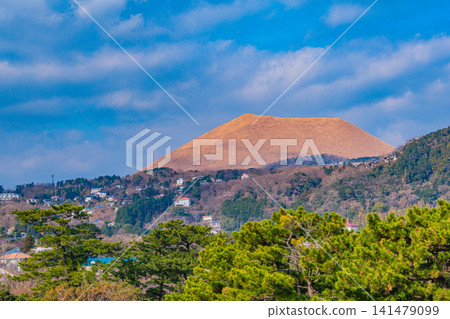Mount Omuro as seen from Jogasaki, Higashi-Izu (Shizuoka Prefecture) Mount Omuro as seen from Jogasaki, Higashi-Izu (Shizuoka Prefecture) 141479099