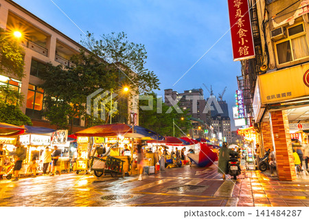 台北,寧夏夜市(部分畫面為柔焦效果) 台北,寧夏夜市(部分畫面為柔焦效果) 141484287