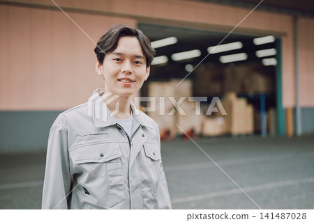 倉庫工人的肖像 倉庫工人的肖像 141487028