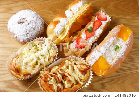 Fruit bread, savory bread 141488010