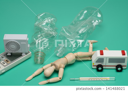 一張因中暑引發疾病而被送往急診室的照片。 一張因中暑引發疾病而被送往急診室的照片。 141488021