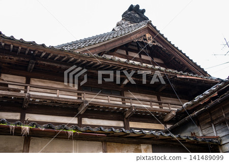 Looking up at the gable ornament of the curved gable roof Looking up at the gable ornament of the curved gable roof 141489099