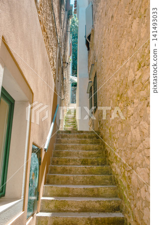 Narrow stone staircase in old town Rovinj, Croatia Narrow stone staircase in old town Rovinj, Croatia 141493033