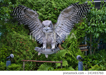 Animals at the entrance of Tancho Kushiro Airport Animals at the entrance of Tancho Kushiro Airport 141493760