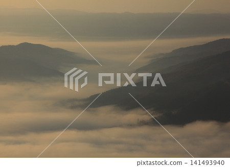 Asahi floating in the sea of clouds Asahi floating in the sea of clouds 141493940