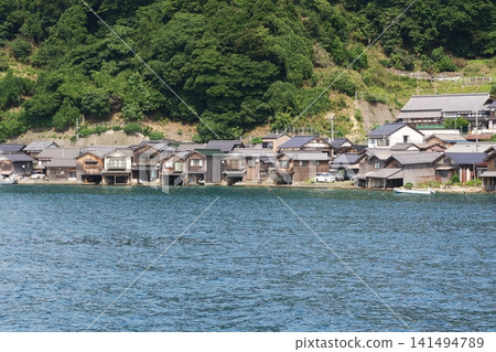 一片遍佈船屋的風景 一片遍佈船屋的風景 141494789