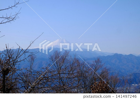 【神奈川縣】從陣馬山眺望冬日富士山 【神奈川縣】從陣馬山眺望冬日富士山 141497246