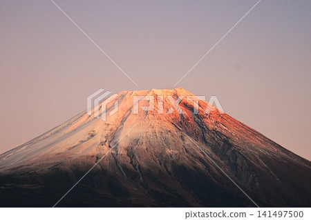 Asagiri Plateau, Shizuoka Prefecture: "Red Fuji" in the afternoon. 141497500