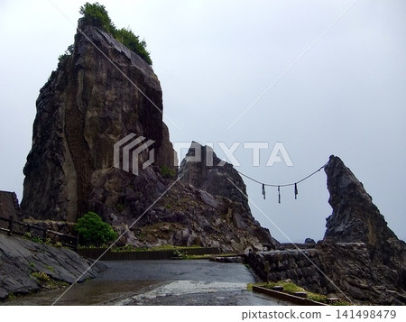 Bishako Rock and the rugged, unusual rock formations at Cape Muroto, Kochi Prefecture Bishako Rock and the rugged, unusual rock formations at Cape Muroto, Kochi Prefecture 141498479