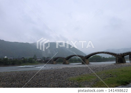 雨中的錦帶橋【山口縣岩國市】 雨中的錦帶橋【山口縣岩國市】 141498622