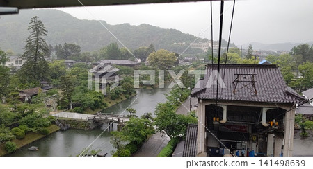 View from the ropeway going to Iwakuni Castle [Iwakuni City, Yamaguchi Prefecture] 141498639