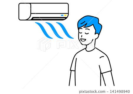 一位穿著T恤的年輕男子正在吹冷氣降溫。 一位穿著T恤的年輕男子正在吹冷氣降溫。 141498940