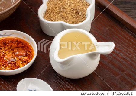 pure Tianjin Duliu white vinegar clear fermented seasoning for cooking and dressing pure Tianjin Duliu white vinegar clear fermented seasoning for cooking and dressing 141502391
