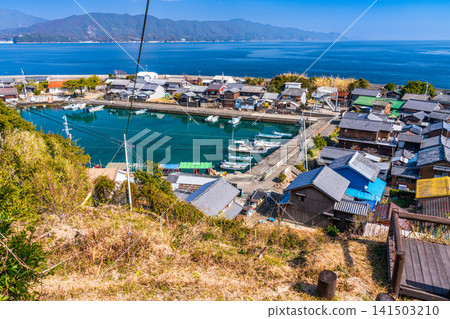 [Important Preservation District for Groups of Traditional Buildings] Dewajima Island: Early Spring Village Viewed from the Observation Deck (6) Mugi-cho, Kaifu-gun, Tokushima Prefecture 141503210