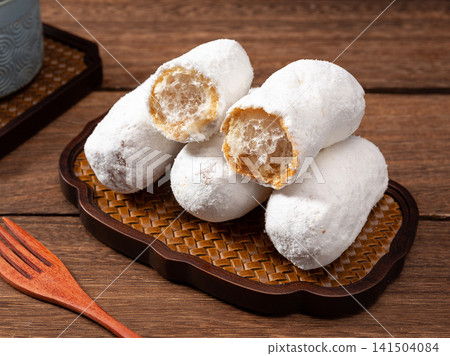 traditional Taro Pastry Sweet Chinese Dessert Snack 141504084