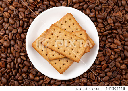 black Coffee Flavored Crispy Biscuits Toasted Stacked Crackers 141504316