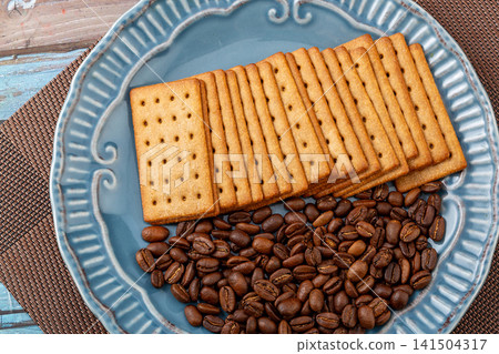 black Coffee Flavored Crispy Biscuits Toasted Stacked Crackers 141504317