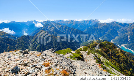 Autumn climb of Mt. Harinoki and Mt. Renge (view from the summit of Mt. Harinoki towards Mt. Yarigatake, Mt. Suisho, and Mt. Yakushidake) 141505435