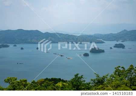 Saga Prefecture (Nagasaki Prefecture) / Iroha Island (Iroha Island Observation Deck) - Beautiful contrast of fresh green foliage and blue. 141510183