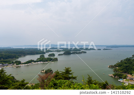 Matsushima, one of Japan's three most scenic spots: The magnificent view of Otakamori, one of the four great viewpoints. Matsushima, one of Japan's three most scenic spots: The magnificent view of Otakamori, one of the four great viewpoints. 141510292