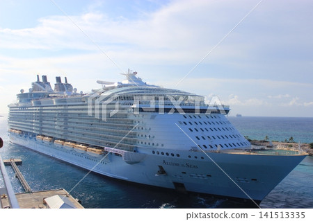 Caribbean Cruise to Nassau, Mexico, departing from Florida with MSC Royal Caribbean: A journey through the blue seas and breathtaking scenery. Caribbean Cruise to Nassau, Mexico, departing from Florida with MSC Royal Caribbean: A journey through the blue seas and breathtaking scenery. 141513335
