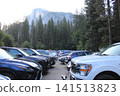 Vehicle design and off-road capabilities of popular SUVs and pickup trucks in North America, Mexico, and Central and South America. Exterior 141513823