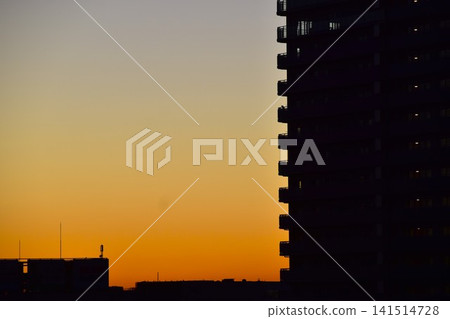The eastern sky is changing from orange to orange moment by moment. The eastern sky is changing from orange to orange moment by moment. 141514728