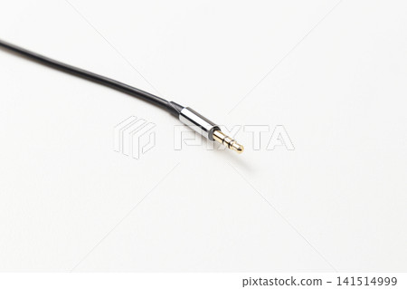 白色背景上的 AUX 端子 白色背景上的 AUX 端子 141514999