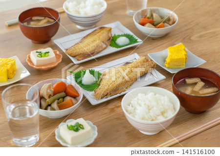 日式套餐早餐 日式套餐早餐 141516100