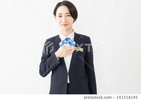 身著制服的女接待員 - 工作圖片 身著制服的女接待員 - 工作圖片 141518145