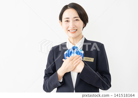 身著制服的女接待員 - 工作圖片 141518164