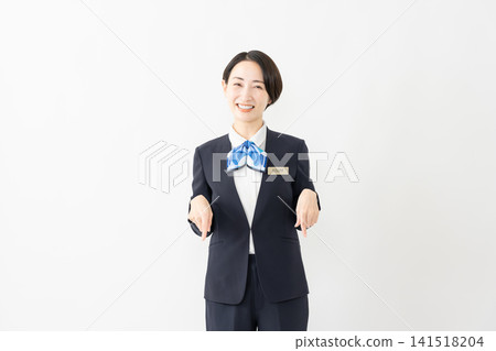 身著制服的女接待員 - 工作圖片 身著制服的女接待員 - 工作圖片 141518204