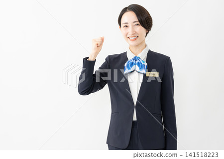 身著制服的女接待員 - 工作圖片 身著制服的女接待員 - 工作圖片 141518223