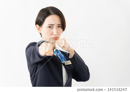 身著制服的女接待員 - 工作圖片 身著制服的女接待員 - 工作圖片 141518247