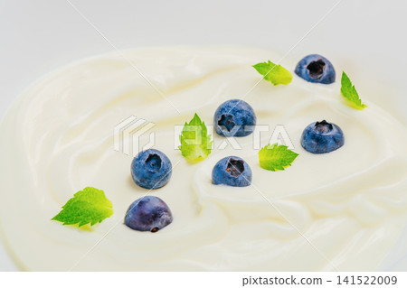 Lactose Free Yogurt With Blueberries And Mint 141522009