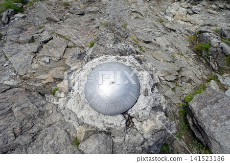 谷川岳登山:山頂指南針 谷川岳登山:山頂指南針 141523186