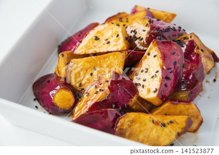 Autumn snack: Candied sweet potatoes Autumn snack: Candied sweet potatoes 141523877