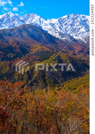 秋天的白馬連峰、白馬三山、白馬屋裡岳、尺子岳、白馬岳 秋天的白馬連峰、白馬三山、白馬屋裡岳、尺子岳、白馬岳 141524497