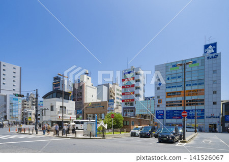 JR新小岩站南出口的車站大樓及周圍景色(東京都葛飾區) JR新小岩站南出口的車站大樓及周圍景色(東京都葛飾區) 141526067