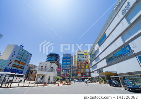 JR新小岩站南出口的車站大樓及周圍景色(東京都葛飾區) JR新小岩站南出口的車站大樓及周圍景色(東京都葛飾區) 141526068