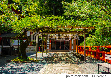 鞍馬寺三位一體神的祝福:帶來好運、免受邪惡侵害、良好的人際關係、健康和比賽成功。 鞍馬寺三位一體神的祝福:帶來好運、免受邪惡侵害、良好的人際關係、健康和比賽成功。 141526546