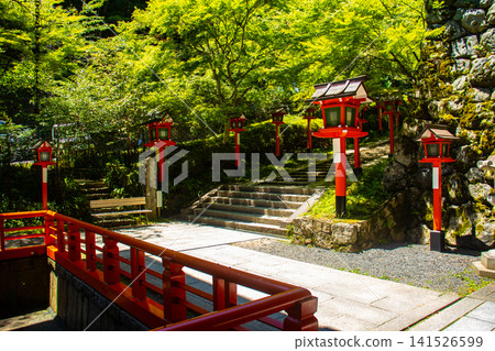 鞍馬寺三位一體神的祝福：帶來好運、免受邪惡侵害、良好的人際關係、健康和比賽成功。 141526599