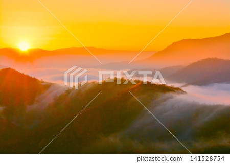 大櫞峠,日出,黎明時的雲瀑 大櫞峠,日出,黎明時的雲瀑 141528754
