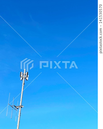 一座無線電塔直插藍天 一座無線電塔直插藍天 141530570